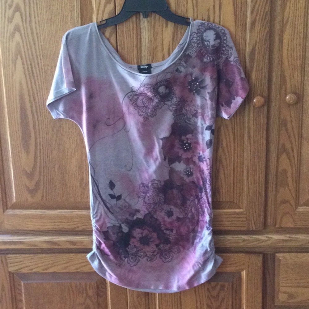 Vanity XS Grey Top with Pink Accents